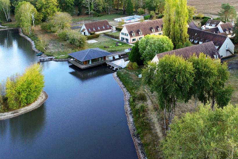 Ternelia Village Vacances Sainte Montaine Buitenkant foto
